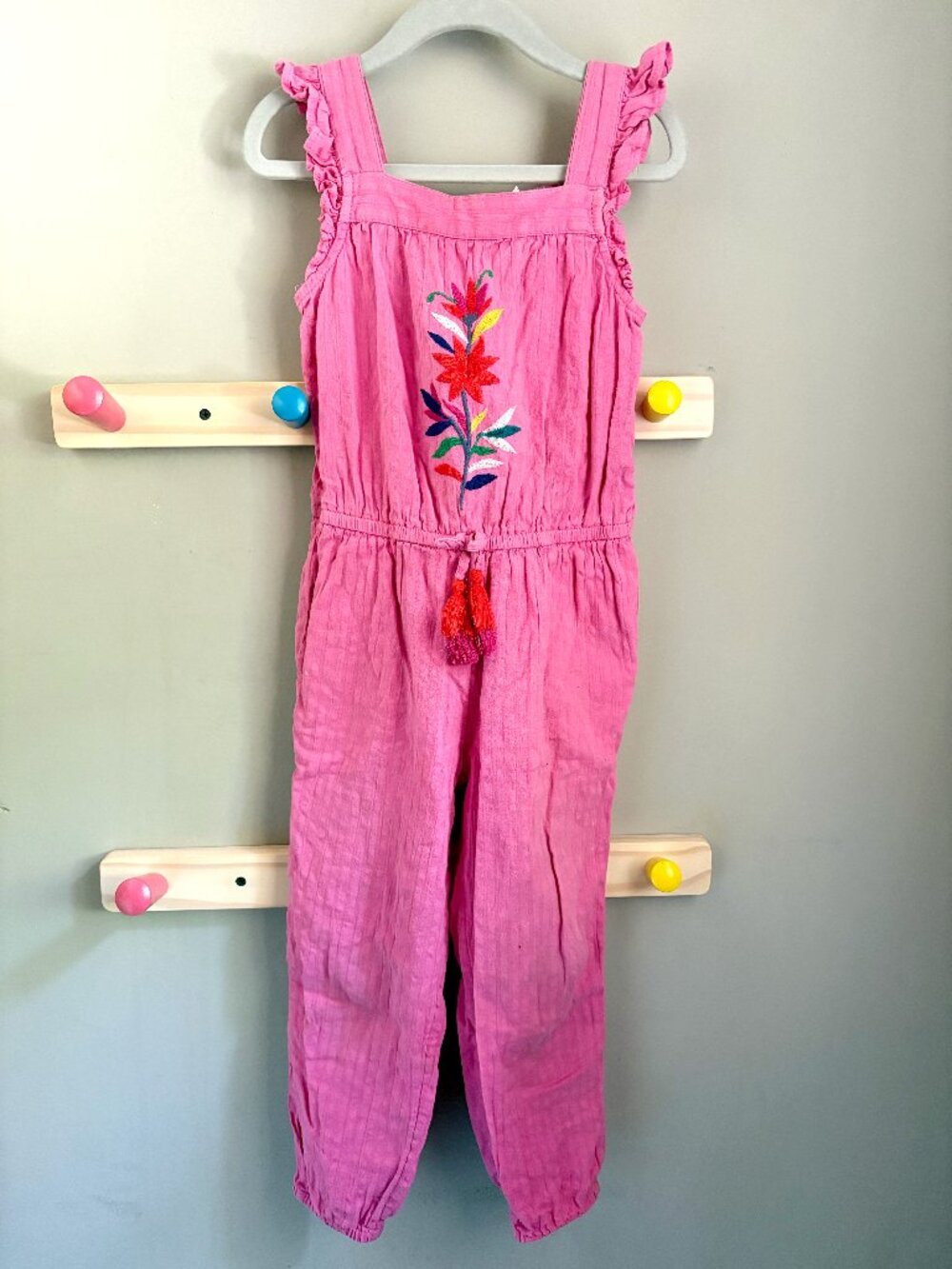 Mini Boden Pink Ruffle Sleeve Embroidered Floral Romper (Play)